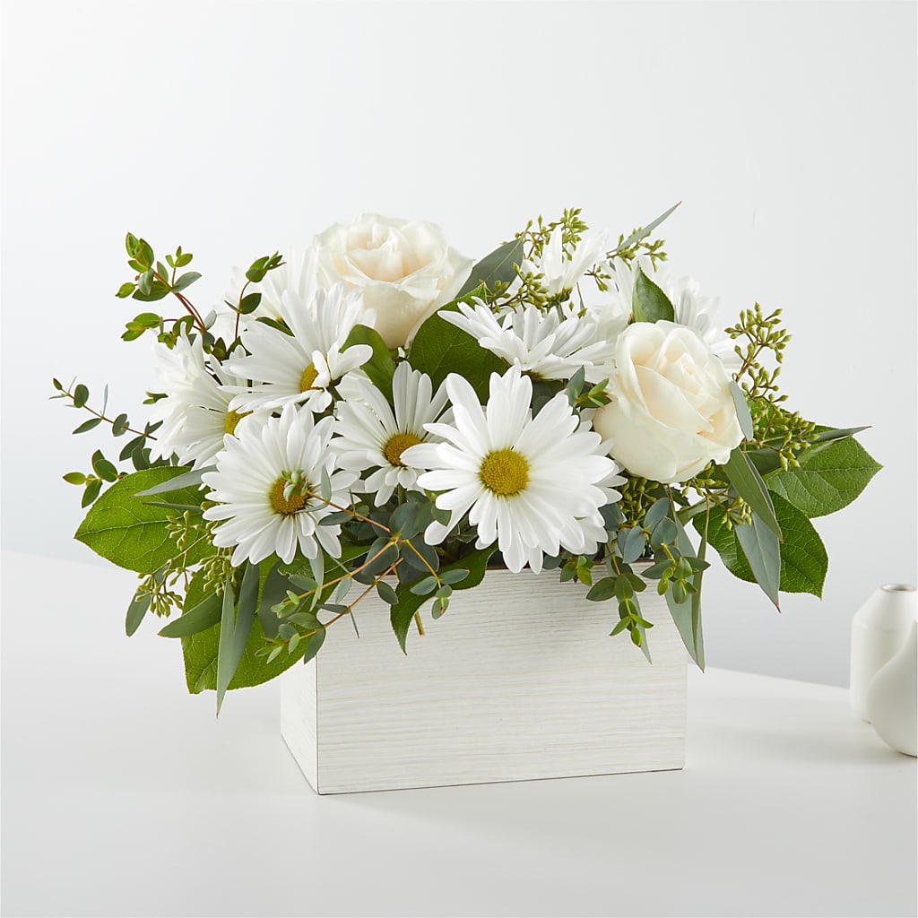 Fresh Linen Box Bouquet – The Flower Factory, Tarzana CA