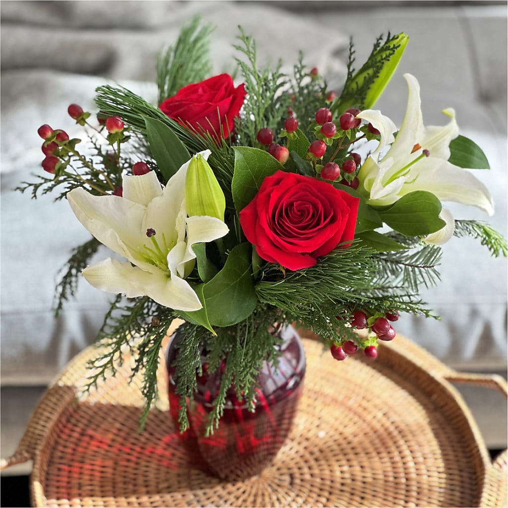 Evergreen Delight Bouquet – The Flower Factory, Tarzana CA