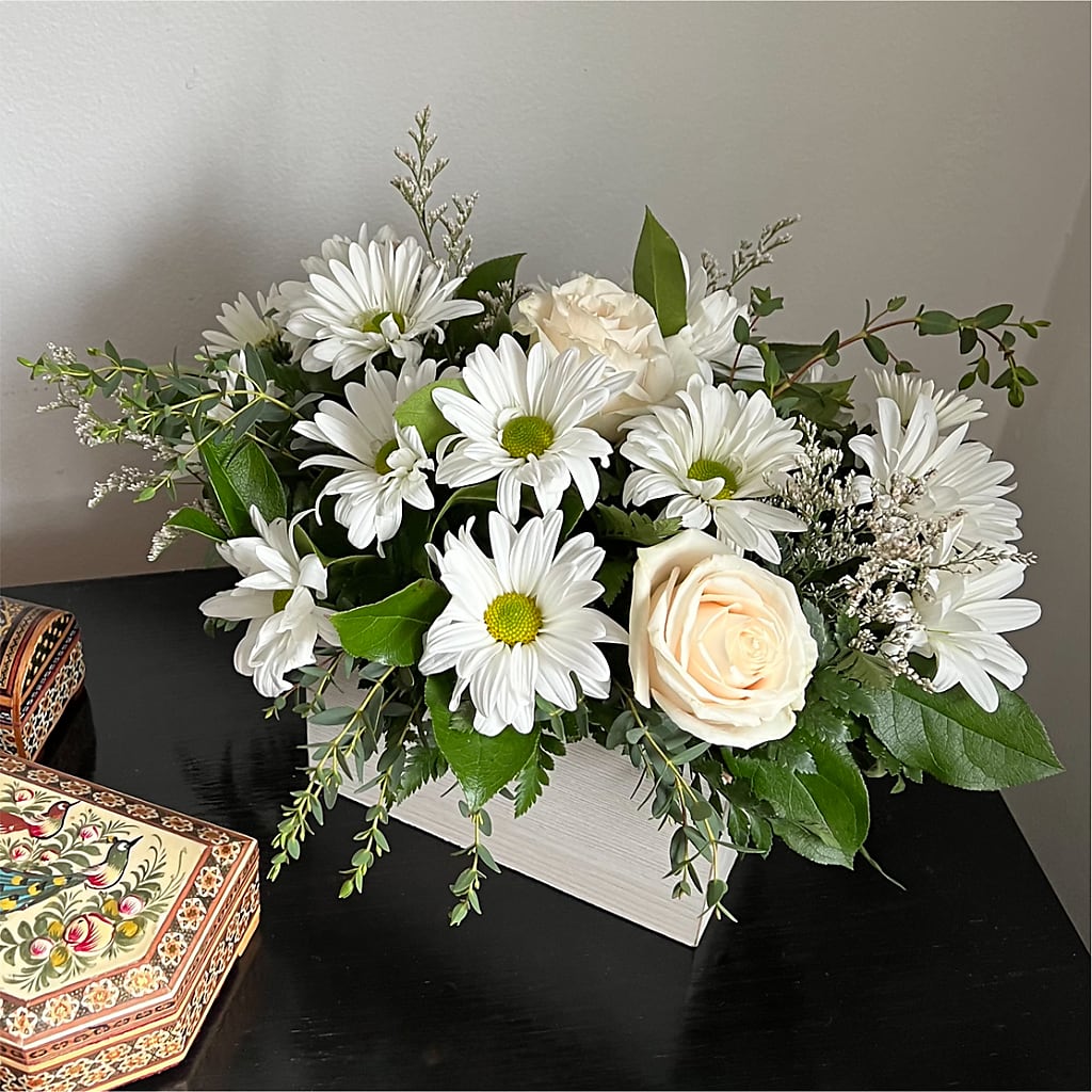 Fresh Linen Box Bouquet –  The Flower Factory, Tarzana CA