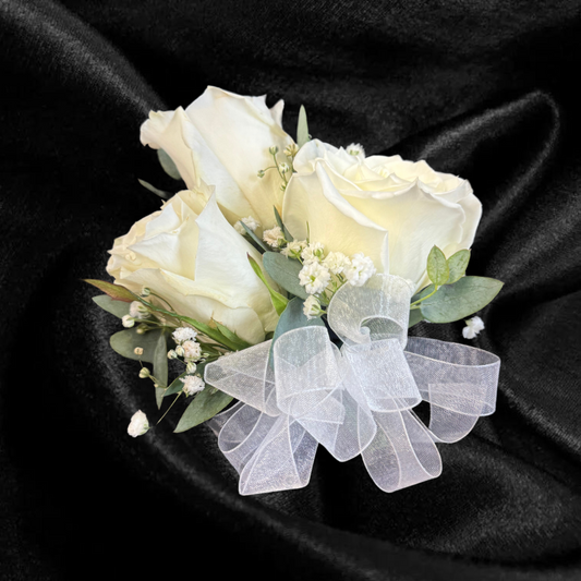 Corsage triple rose